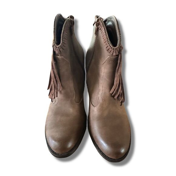 Pierre Dumas Women's Brown Fringe Block Heel Ankle Boots Western Size 6 - Picture 3 of 9